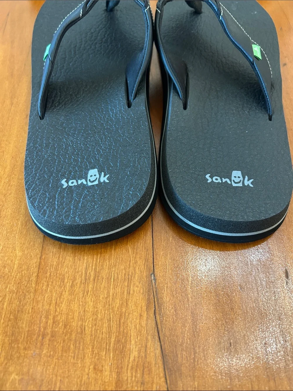 Sanuk beer cozy